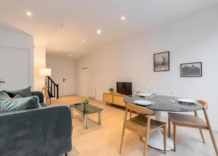 Fully Equipped Duplex With Exterior And Parking !
