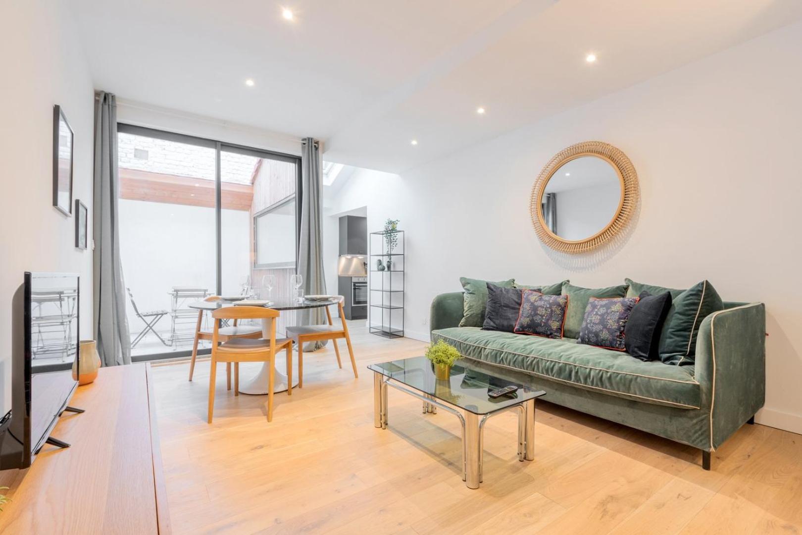 Fully Equipped Duplex With Exterior And Parking ! Appartement